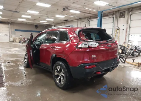 2017 Jeep Cherokee Trailhawk 4X4 from USA, damaged, VIN 1C4PJMBSXHW632644